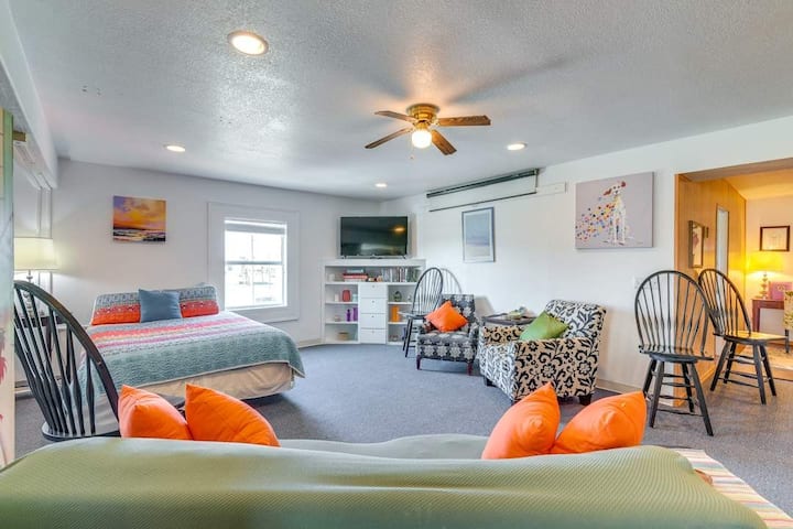 Surf Station Bunkhouse - Surfside Beach, TX