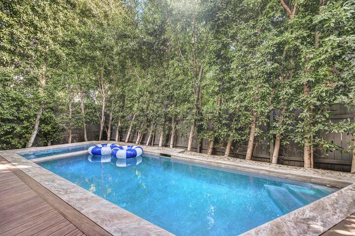 Beverly Hills Modern Oasis gallery image 3