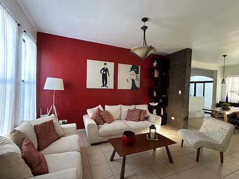 Beautiful house, comfortable and safe. Consulate search!