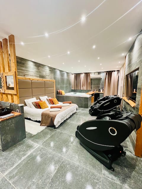 L'Infini Luxury Suite