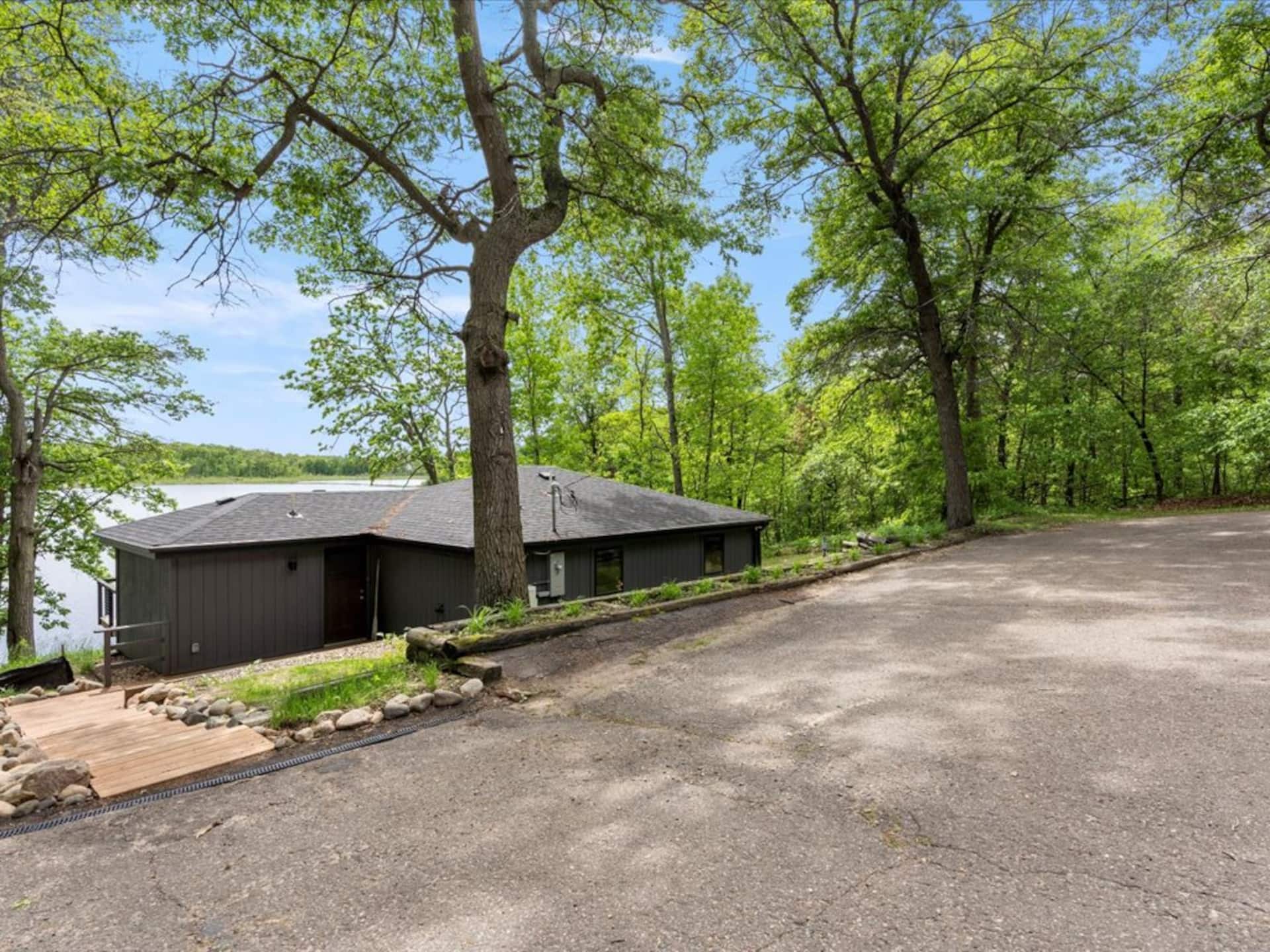 Anchor Bay-Feet from water's edge|Deck|Grill|