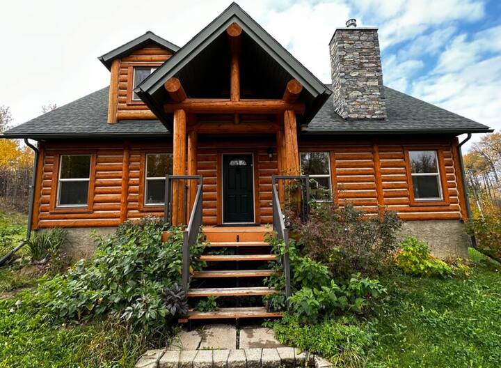 Barn Owl Cabin Owl are Cabins for Rent in Duffield, Alberta