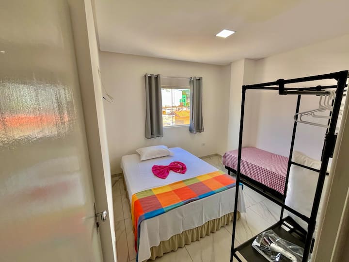 Suite med dobbeltseng og enkeltseng 