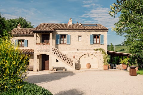 Traditional Italian farmhouse at Borgo La Rovere
