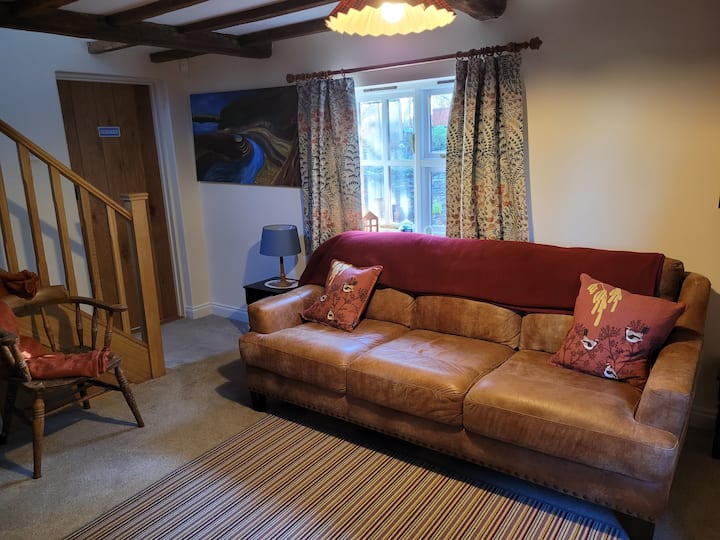 Self-contained Wing Of Cottage - Royal Leamington Spa