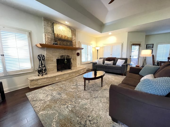 Barton Creek Lakeside Casita - Spicewood, TX