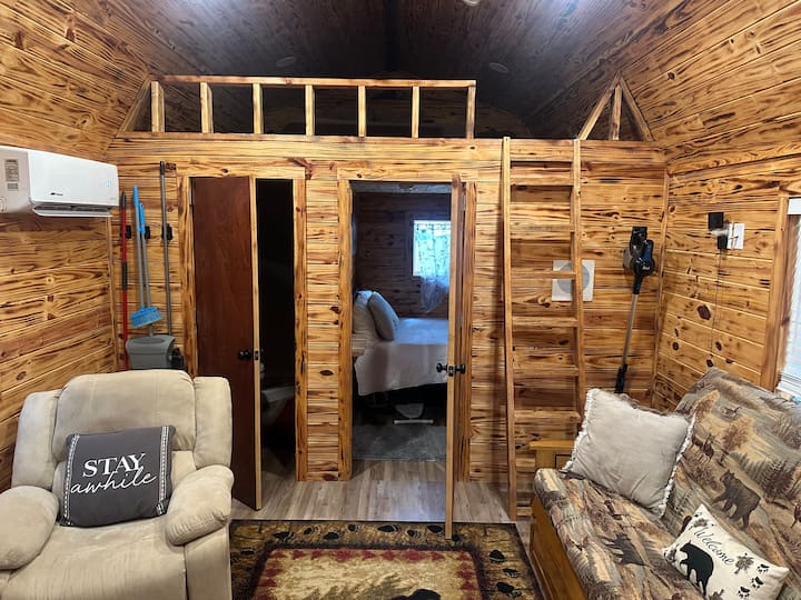 Bear Cabin - Nacogdoches, TX