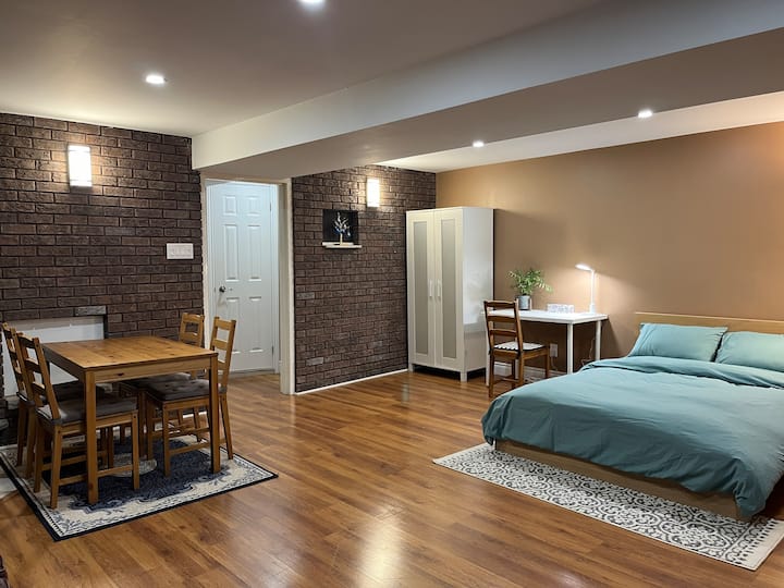 Private Apartment In Mississauga - Mississauga