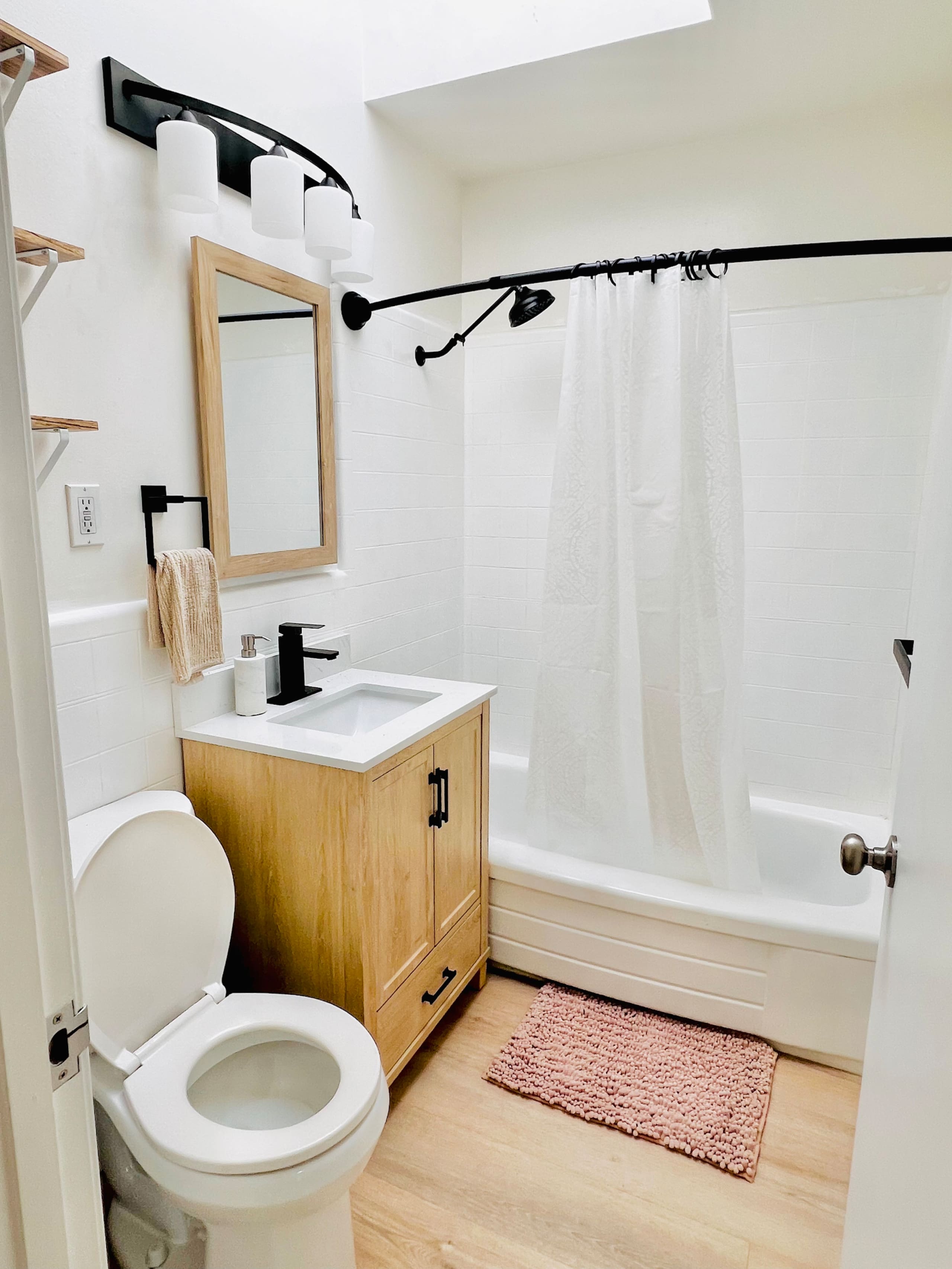 Home in San Francisco · ★4.89 · 3 bedrooms · 3 beds · 1 bath - Image 44