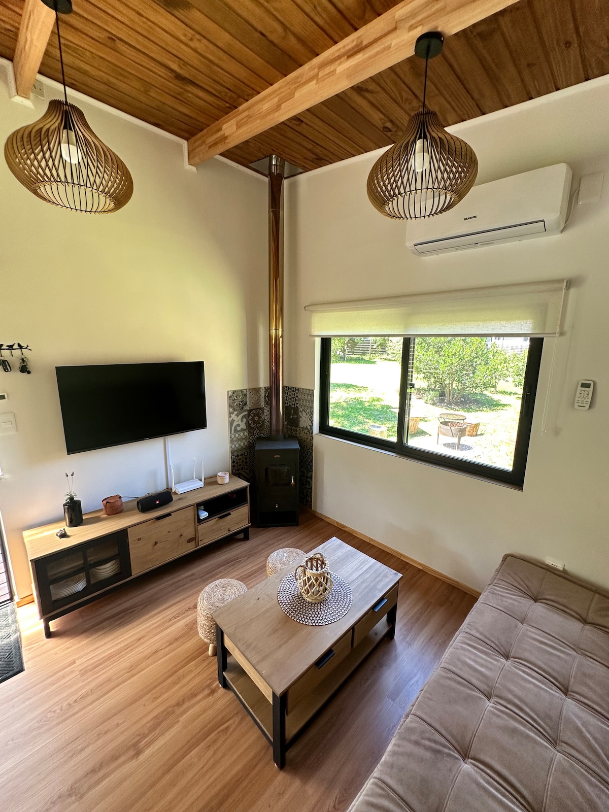 Popular Airbnb listing: Cabin in Ocean Park in Ocean Park
