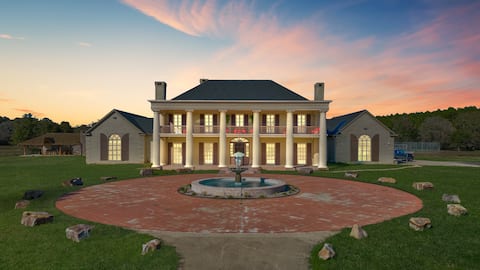 100+ acres, pool, lazy river, slides, & more
