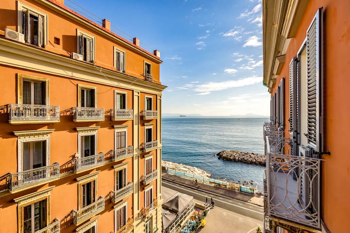 Large Luxury Apartment in Chiaia – Capri Sea View