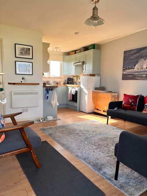 Top Airbnb: Detached Dog-Friendly Chalet by the Norfolk Coast in Hemsby