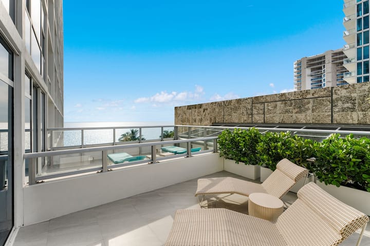 Huge Balcony | Oceanfront 1br Suite At Carillon - Miami Beach, FL