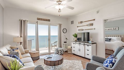 Popular Airbnb listing: Getaway at Gulf Shores Crystal Shores West in Gulf Shores / Orange Beach