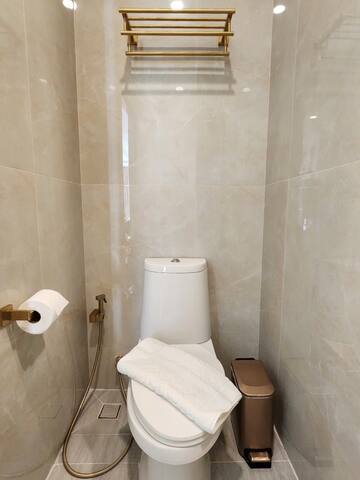 Condominium/2Bedrooms/2Bathrooms/BTS Nana- 73m² gallery image 5