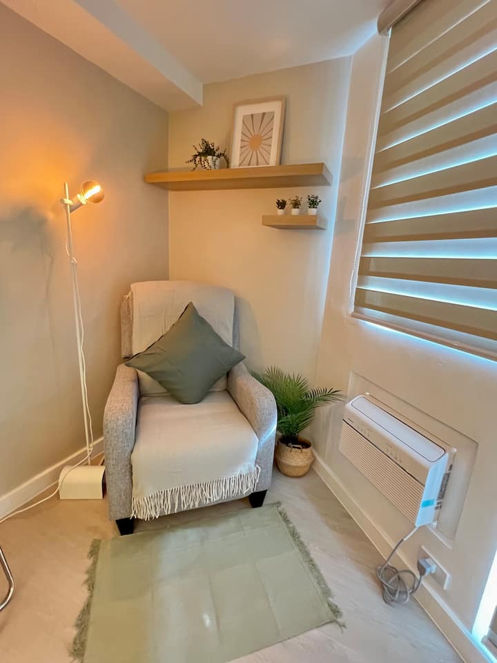 Posh Staycation | Pool View | Recliner | Netflix - San Fernando