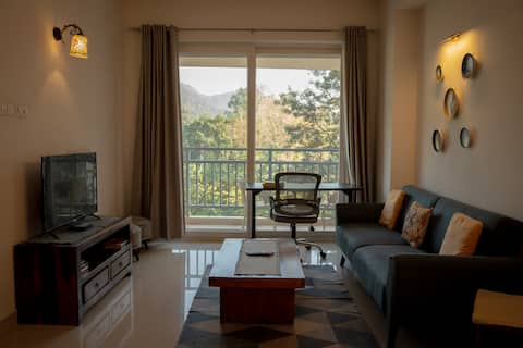 Mosaic - Aesthetic apt with Hill view