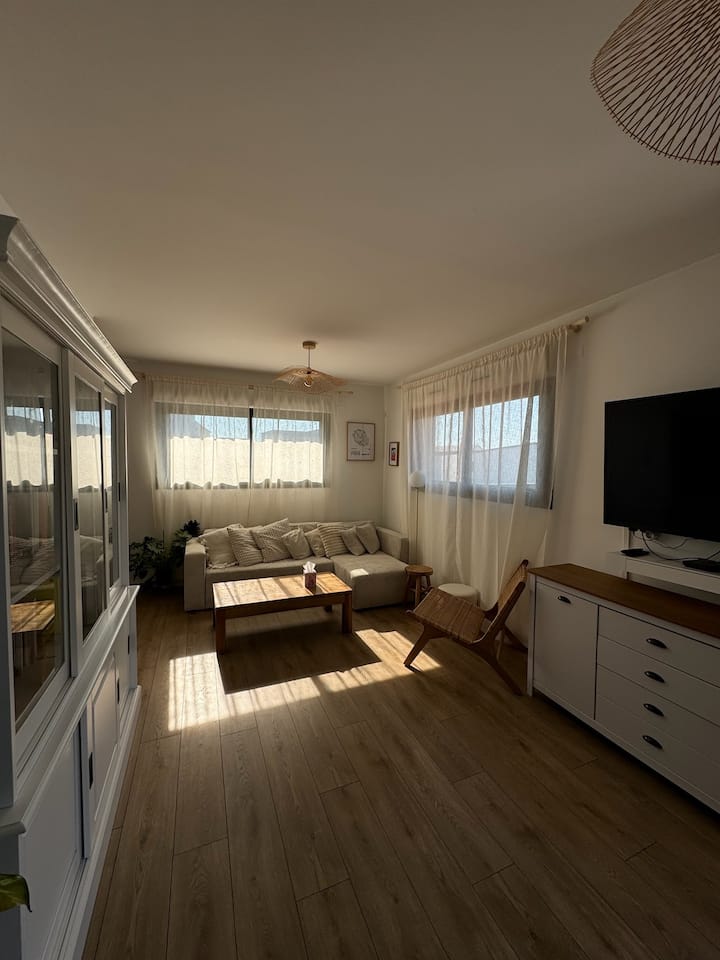 Spacieux Logement, Grande Terrasse, Grand Jardin - Vannes