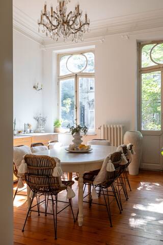 Perfect cocoon in city center gallery image 5