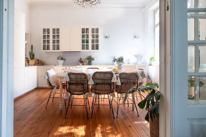 Perfect cocoon in city center gallery image 4