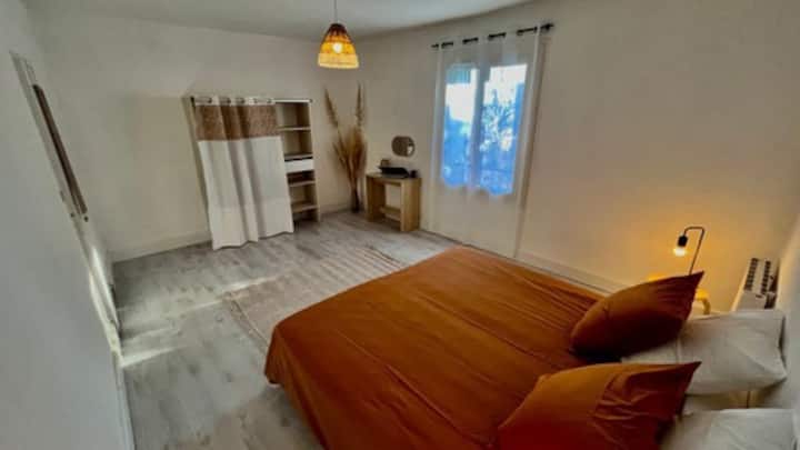 Schlafzimmer 1