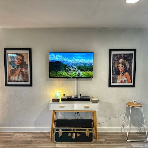 Top Airbnb: Modern Studio in the country minutes from town in Temple