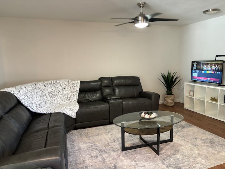 Spacious Dfw Getaway For Groups & Families - Garland, TX