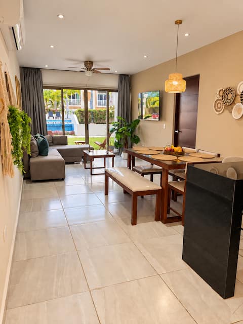 Popular Airbnb listing: Luxury apartment with a pool in Cancun in Supermanzana 329