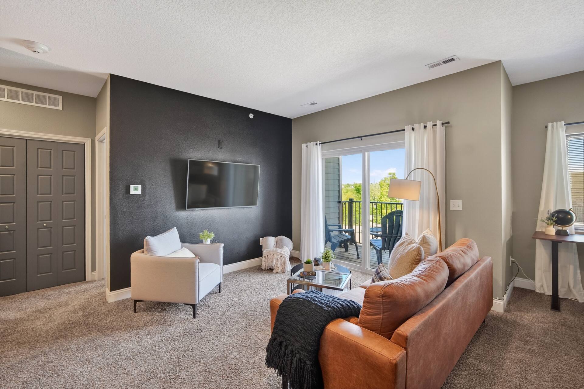 Luxe, First Floor Suite with Garage & Balcony