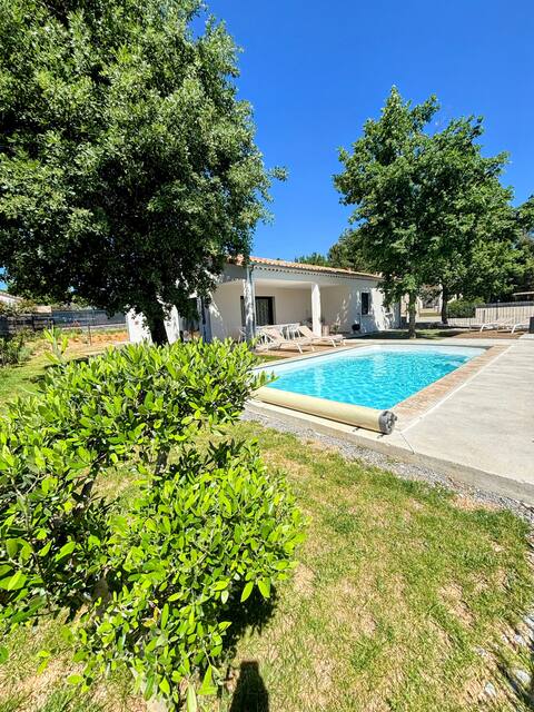 Villa du Grangeon 4-star with pool