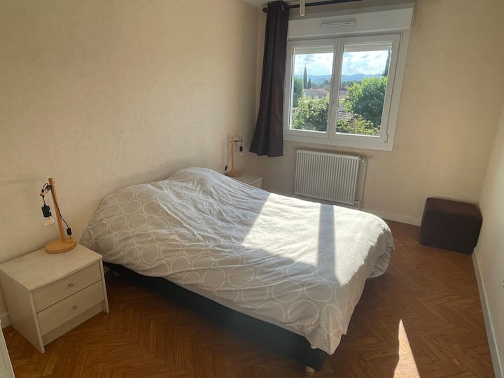 საძინებელი 2