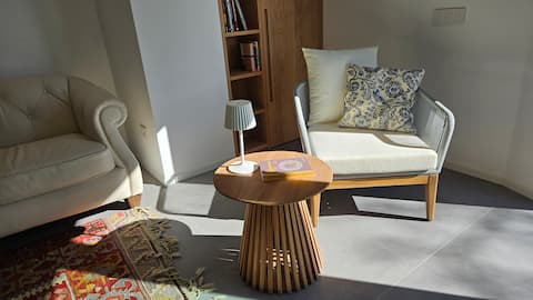 Proprietà Airbnb di successo: Relax with view (private parking space + wallbox) a Trieste