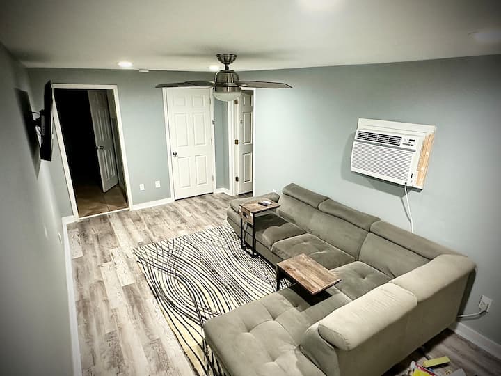2bed, 1bath - Urban Retreat New! - Bay City, TX