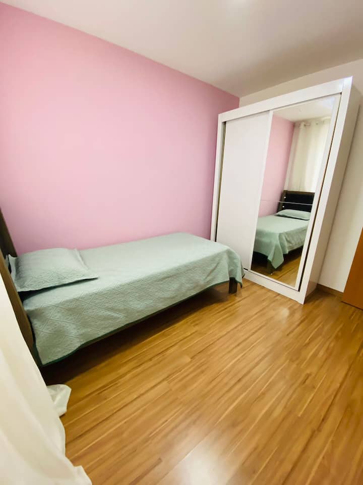 Jednolôžková izba (na 1. poschodí).