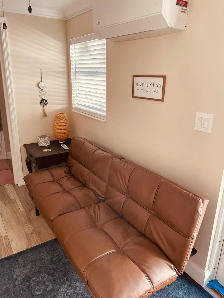 Cozy Studio - Private Entrance! - Pembroke Pines, FL