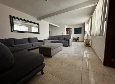 Successful Airbnb property: New, spacious apartment in a great location in San Luis Potosí