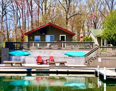 Pontoon Included
*5/1/26-10/12/26* 
MI Getaway