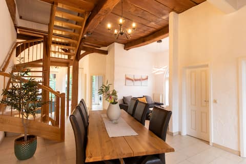 Historic half-timbered house | Downtown | Garage