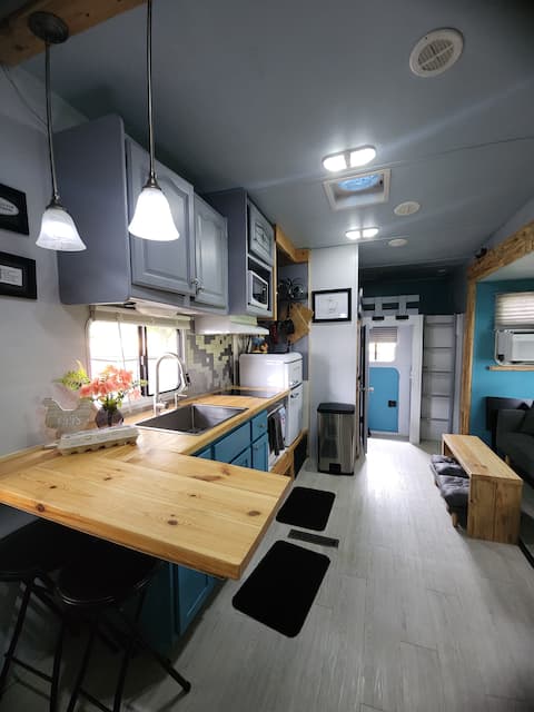 Popular Airbnb listing: Cozy farmstay with fresh eggs private and quiet in North Fort Myers