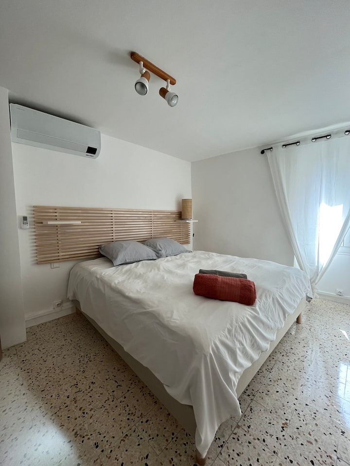 Petit Cocon Climatisé Au Coeur Du Village - Leucate