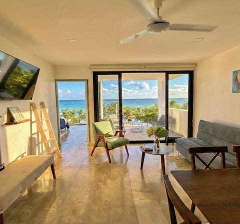 Stylish 2BR apt, fast Wi-Fi & swimming pool