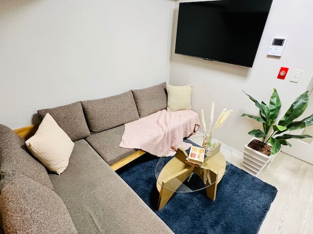 近新宿车站，繁华商业街区，歌舞伎町2分钟，三室一厅二卫生间二浴室