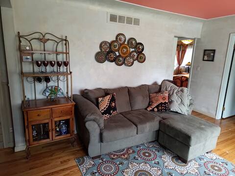 Local Livonia House