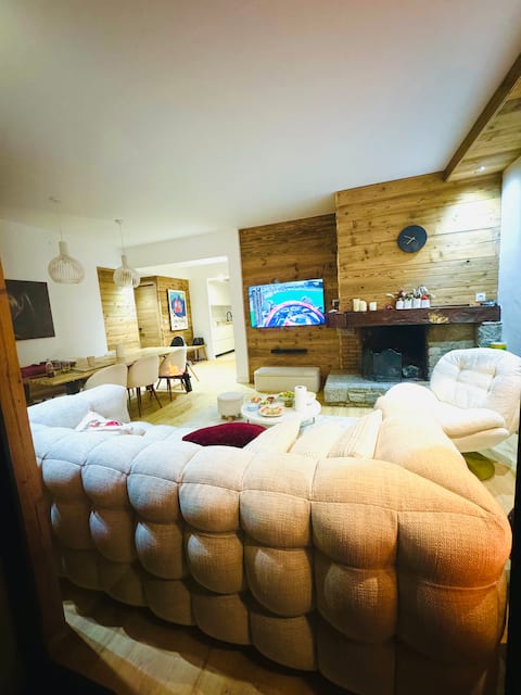 Annonce Airbnb populaire: Apartment in the center of Font-Romeu, terrace, garage à Font Romeu Odeillo Via
