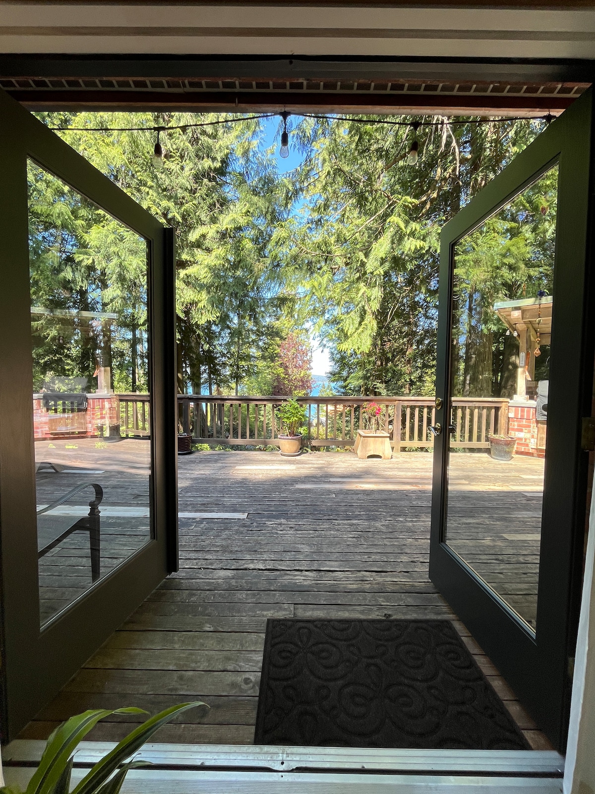  Двойни френски врати на палубата.