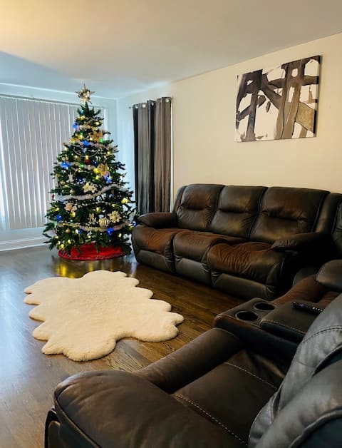 4 bedroom home 10 min from ohare airport