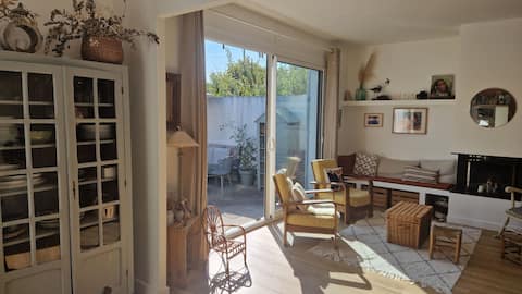 Family House with Garden near Versailles