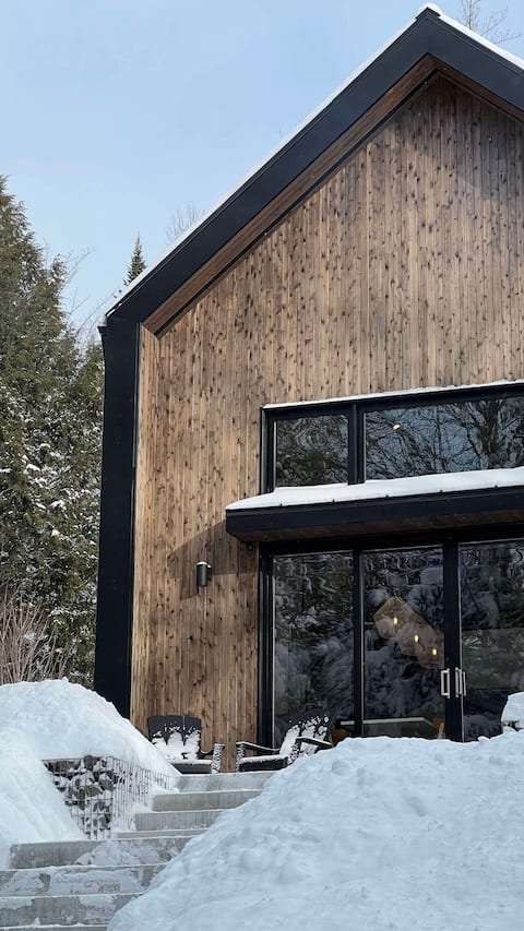 Nature and peace at the edge of the water