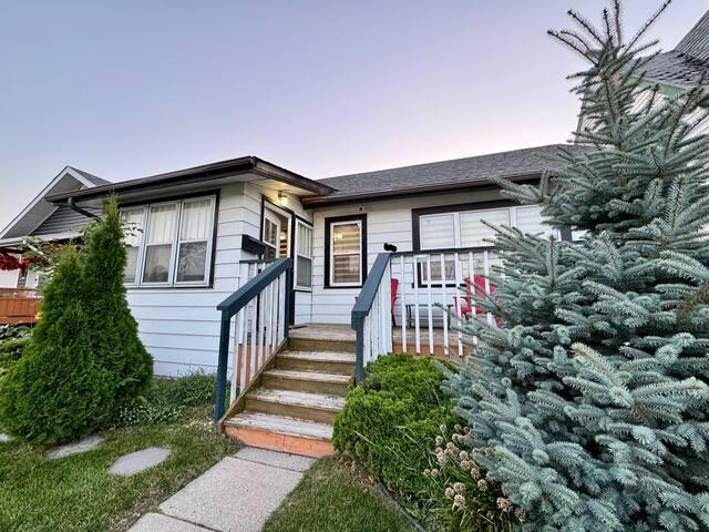 5mins to Polo Park|Private Yard|Free Parking|Wi-Fi gallery image 2